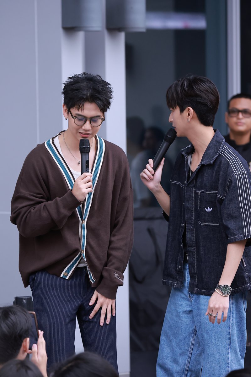 haritfanclub's tweet photo. We want you both to know that we will always be here to support you and walk alongside you.
#งานมหกรรมนิยายนานาชาติ2026xSingChimon
#ssingss #张翊昕 #SingHarit #ซิงหฤษฎ์
#ชิม่อนไงจะใครหล่ะ #chimonac #ChimonWachirawit https://t.co/VIhfadVv8J