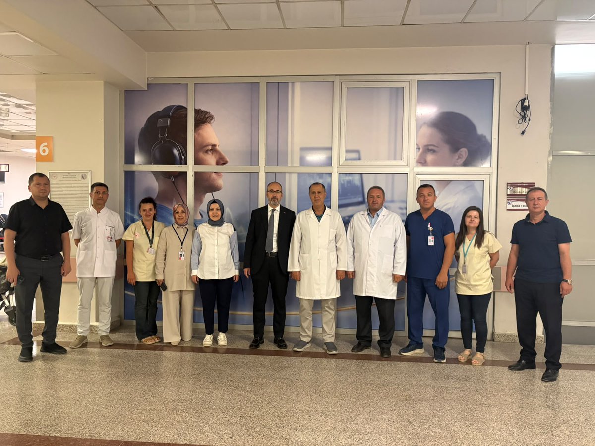 afyonism's tweet photo. İl Sağlık Müdürü Dr. Hakkı Öztürk, Afyonkarahisar Devlet Hastanesi'ni ziyaret ederek yeni kazandırılan tıbbi cihazlarla hizmet sunan birimlerde incelemelerde bulundu.
https://t.co/cPH0L7NKtF https://t.co/2KHSqGfcKj