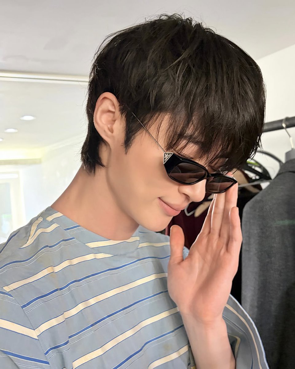 crescentmoon_il's tweet photo. 260730 #변우석 인스타 업뎃 : 

@prada ❤️ https://t.co/sjSYwZSAnn