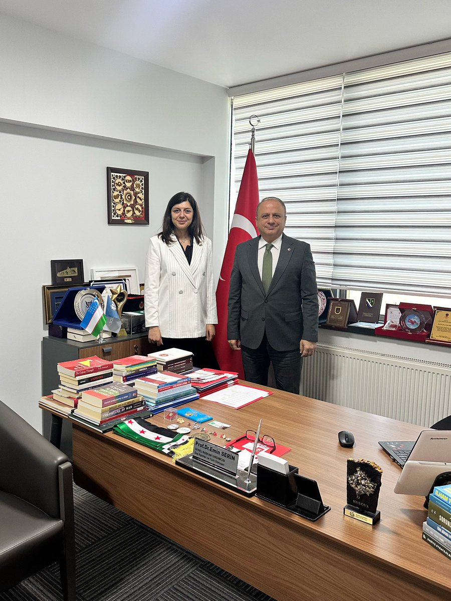 elifbalabannn's tweet photo. Bugün Prof. Dr. Emin Serin Hocam ile bir araya gelerek dış ilişkiler alanındaki çalışmalarımızı ve önümüzdeki dönemde birlikte hayata geçirebileceğimiz proje başlıklarını değerlendirme fırsatı bulduk.

#dışilişkiler #diplomasi #kamudiplomasisi https://t.co/avrwWaAbYi