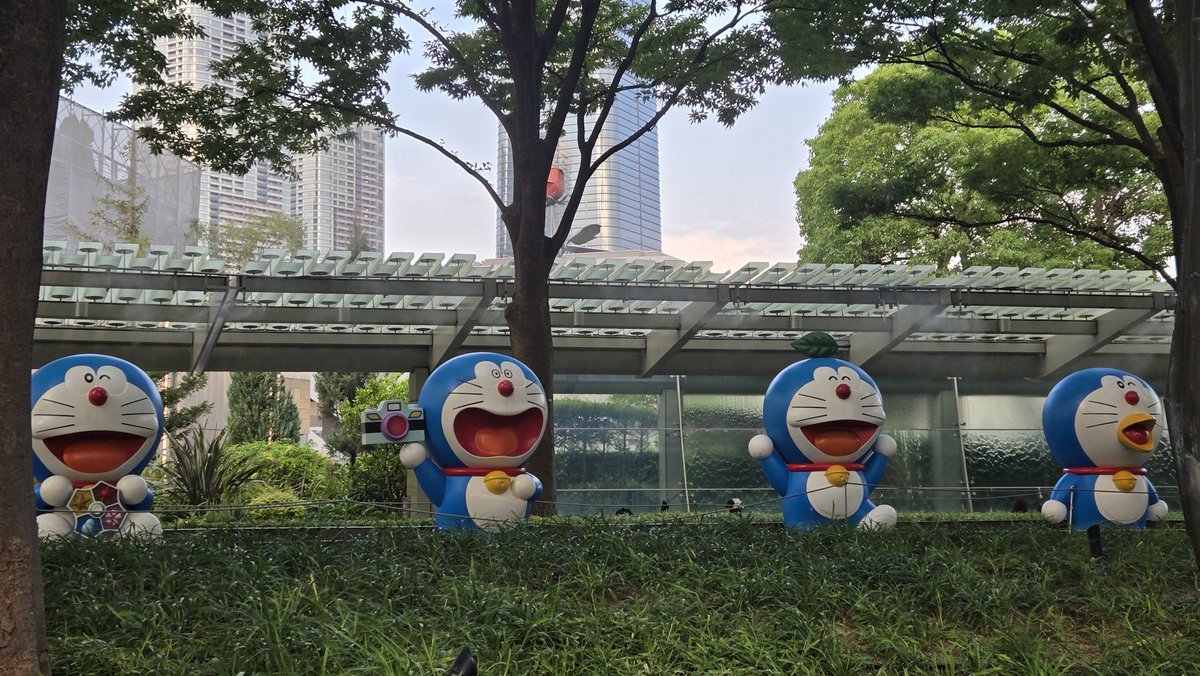 msms_ko_15's tweet photo. ろっぽんぎで滝をみました
よいお天気だったのにな…
ゲリラ豪雨に備えてレインコート持ってった自分えらいよよくやった！
だすまでにだいぶ濡れたけど⛈
いきなりの強風で囲いがふっとんだり雷もすごかったし中止になっちゃうかなぁって心配だったけど、無事開演して楽しんできました！！ https://t.co/rvFeA4FxxK