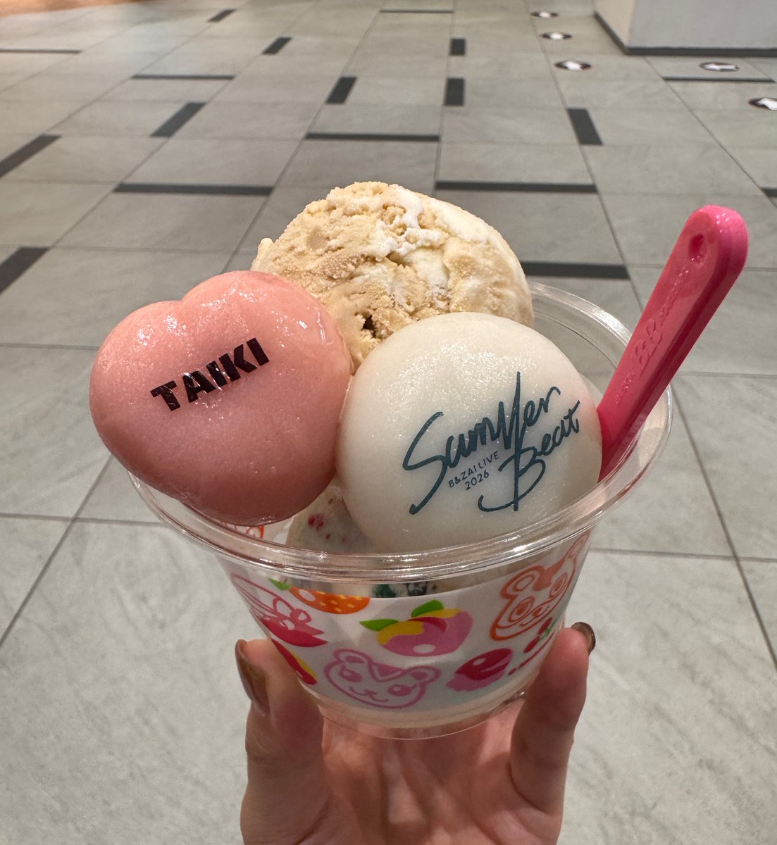 ayabukuro6's tweet photo. サーティワン〜B&amp;ZAI-MOCHI トッピング〜 https://t.co/8ut3yOKpQS