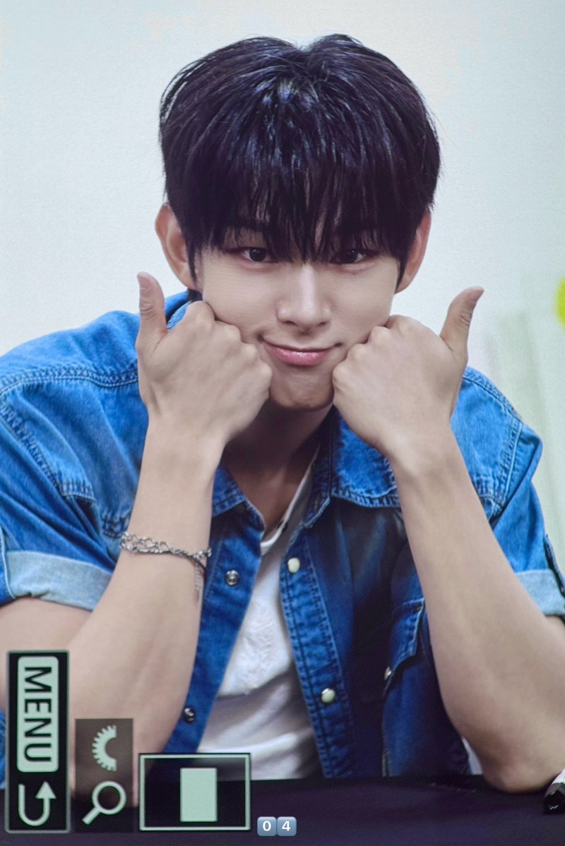 STEVENsz04's tweet photo. 260730 #스티븐 #0forstvn https://t.co/jCyG2qygcb
