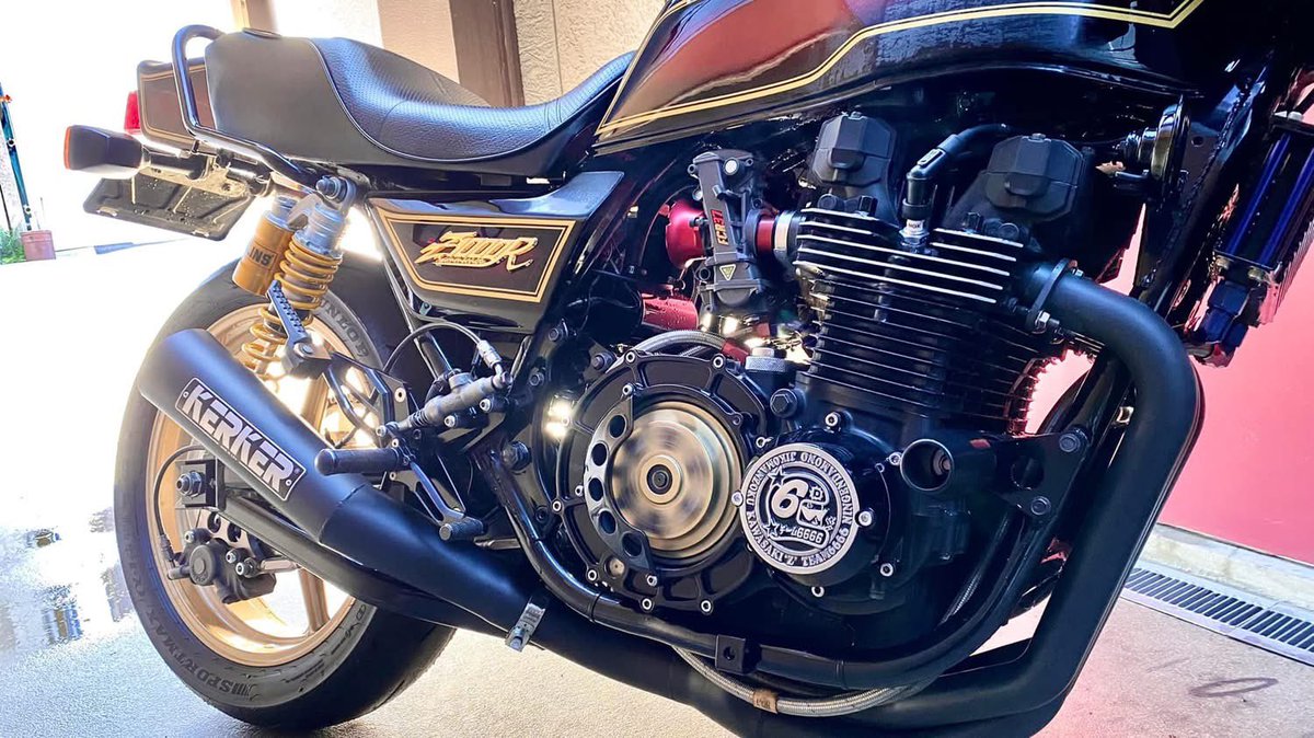 Z1000R 今この子を超イメチェン中😘 楽しみ〜💕