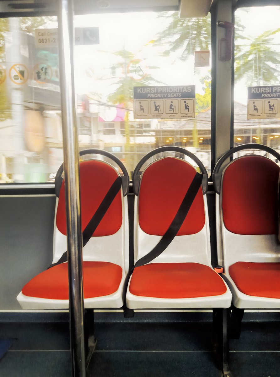 vrzanico's tweet photo. 🚌 https://t.co/hSwnCtEK6h