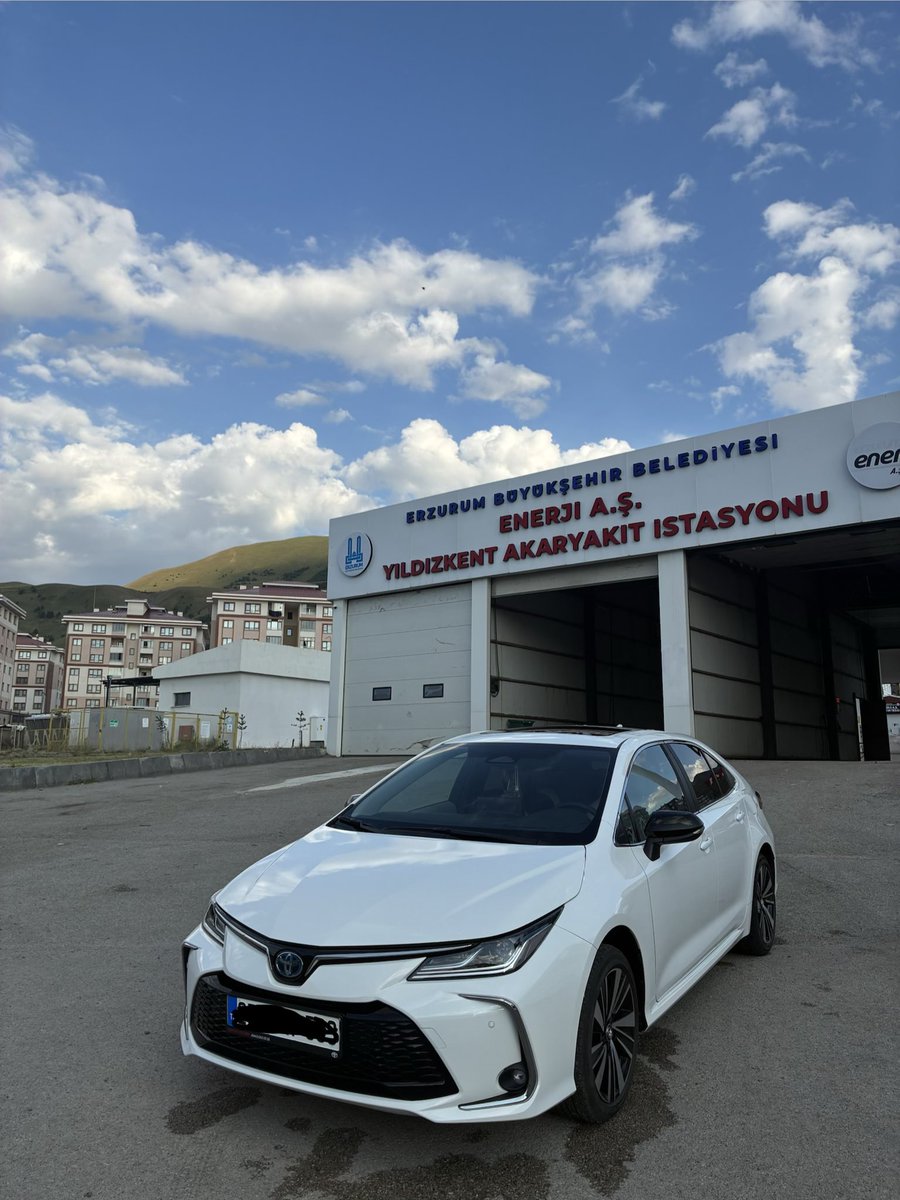 nleemre's tweet photo. @chicarito1903 @Astycn4s 2026 passion x pack  hybrit 2. El tahmin edilen fiyatı 2600-2550 4 bin km de araç olay tokatlaması değil araç elektirikli zaten az kafanı kullan https://t.co/Hhbrmcw5AU
