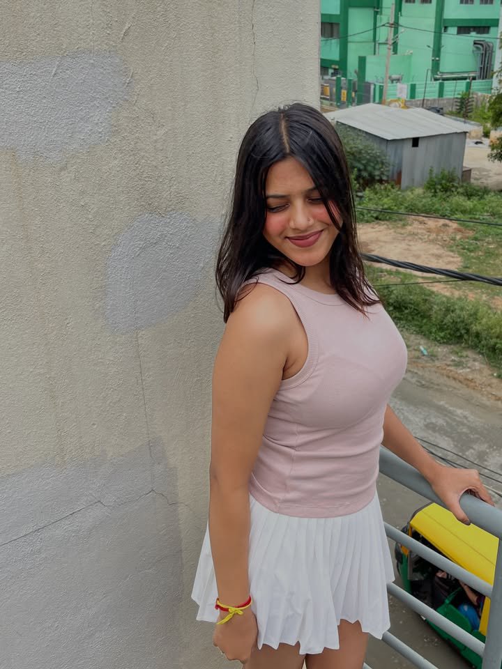 vedashriiii's tweet photo. @Tanbirrrrr Hi https://t.co/zUVs6W2MUg
