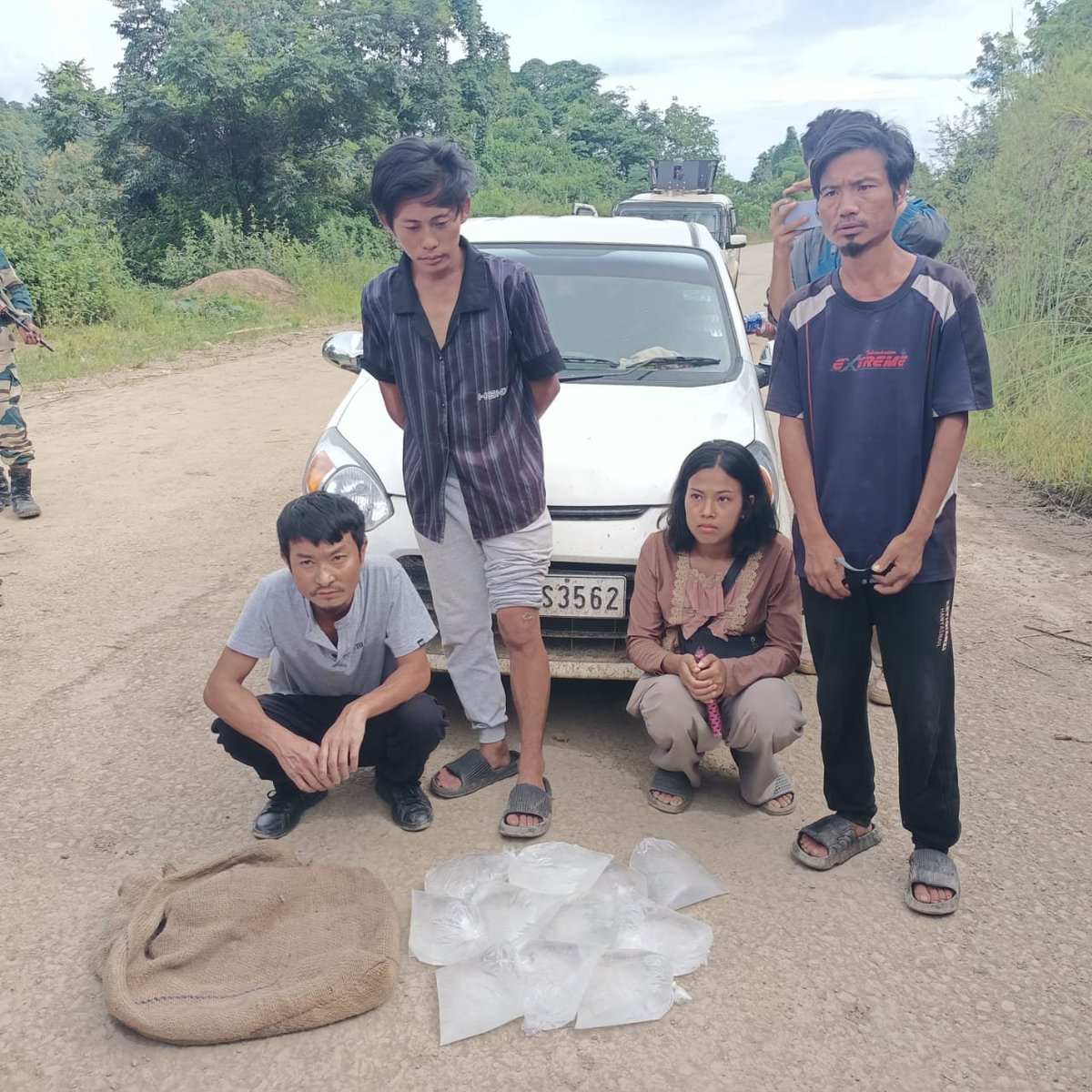 chikimtoday's tweet photo. Today, according to reports from Sangkai, Ukhrul, Kuki-Zo volunteers conducting anti-drug operations reportedly seized locally brewed wine being transported by Kacha Naga (Tangkhul) individuals.

#kachanaga
#tangkhul https://t.co/vF7YXRk3l7