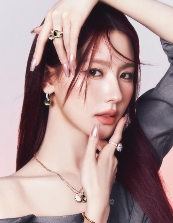 idlecharts's tweet photo. Tiffany Young and MIYEON will soon release a song titled “Lips Together“, which will be featured on Tiffany’s upcoming album.

— Out August 20. https://t.co/iT29Cu4i3W