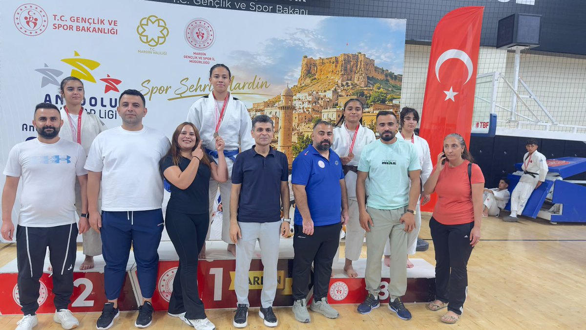 MDURSUN47's tweet photo. Anadolu Yıldızlar Ligi 2. Etap 4. Grup Yarıfinal müsabakaları sona erdi dereceye giren sporcuların Madalyaları Takdim edildi Final Müsabakalarında Başarılar Diliyoruz 🥇🏆
@memetsimsek 
@OA_BAK @hamzayerlikaya @fjuysal @shuysuz @RezzakAykut @mhmtshclk @gencliksporbak @GSB_Mardin https://t.co/q04eZ9hL2a