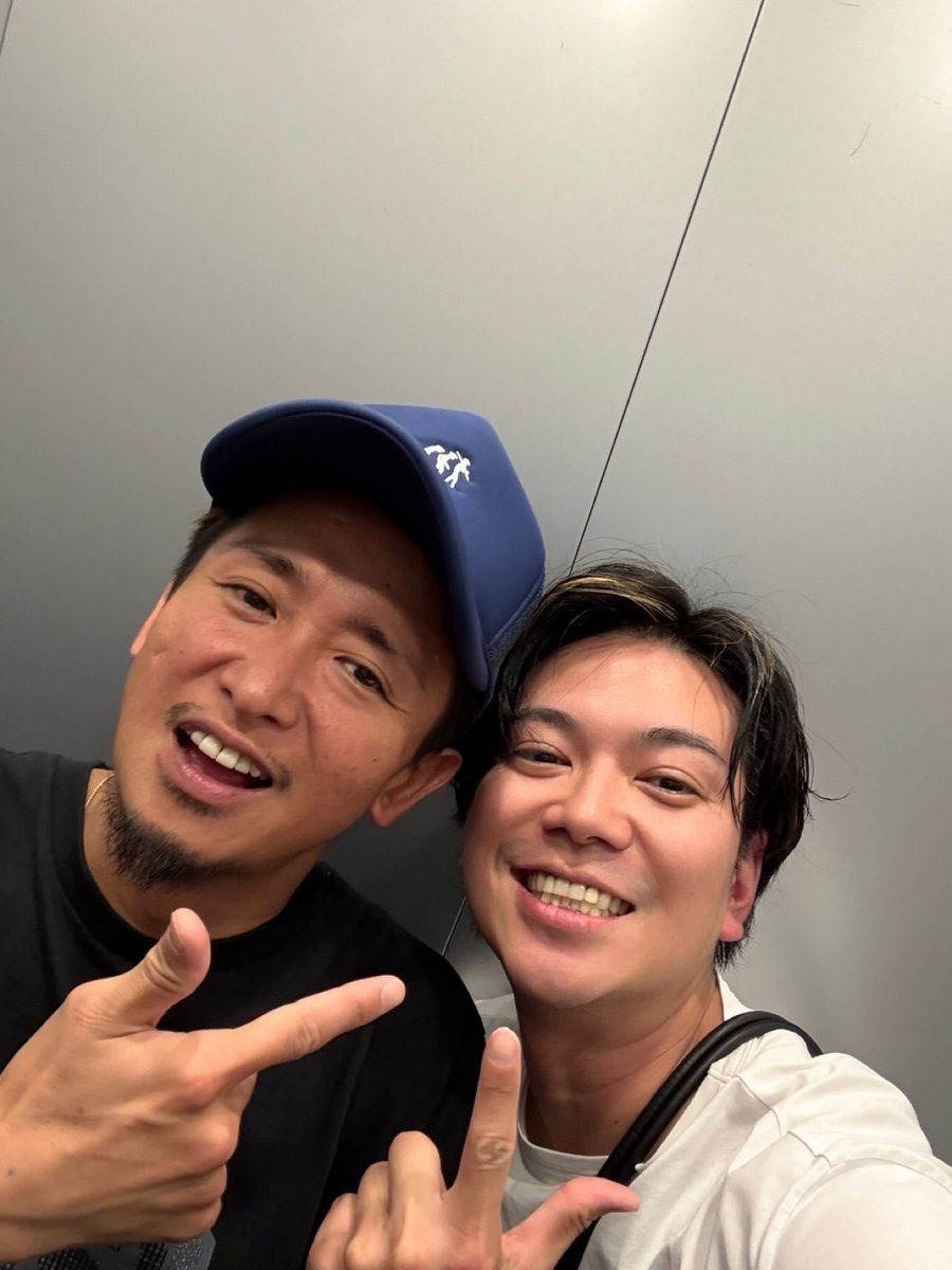 ank_617711's tweet photo. 嵐&amp;NEWSファンのわたしないちゃう😭😭😭
一瞬息止まった🫢
#加藤シゲアキ #大野智 

https://t.co/mHhmIbNM8W https://t.co/k8ScjQdGrJ