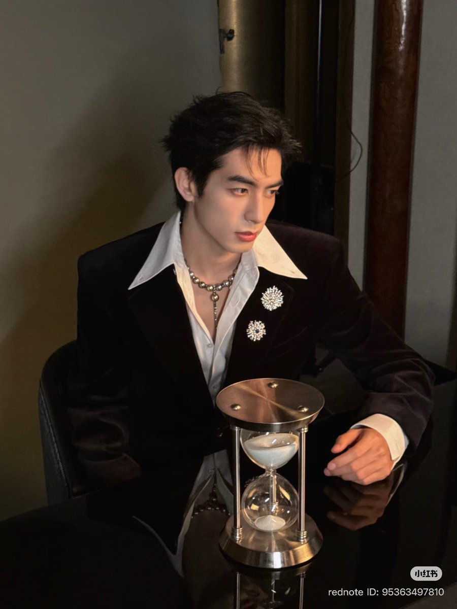 SWL99_update's tweet photo. #SongWeilong #宋威龙 #송위룡

2/4 https://t.co/NpcNvO2yLK