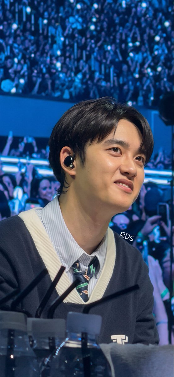 DODOKyungg's tweet photo. That half-smile 🫢

#Kyungsoo #DohKyungsoo @DOHKYUNGSOO_X  
#DOHKYUNGSOO #디오 #도경수
#EXO #엑소 https://t.co/PwRXan5Hvl