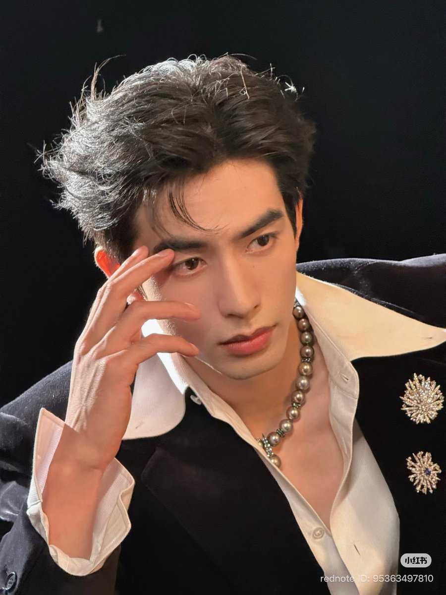 SWL99_update's tweet photo. #SongWeilong #宋威龙 #송위룡

3/4 https://t.co/UVhaBDKwhe