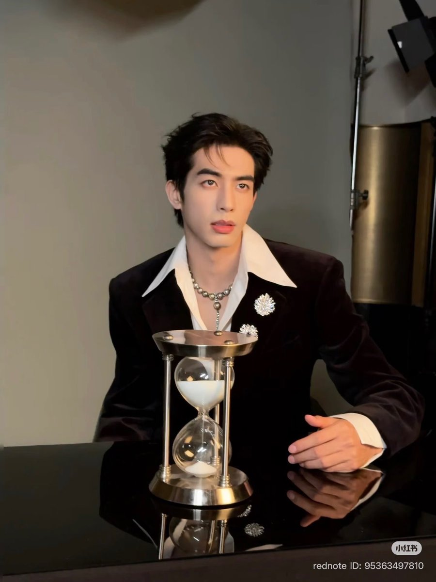 SWL99_update's tweet photo. #SongWeilong #宋威龙 #송위룡

3/4 https://t.co/UVhaBDKwhe