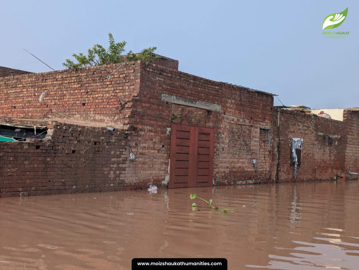 HumanitiesMoiz's tweet photo. Flood-affected residents are being rescued as relief operations continue in Pathan Colony, Lahore.

Our teams are on the ground, providing emergency assistance and reaching stranded families with essential support. Please keep the affected communities in your prayers and support the ongoing relief efforts.