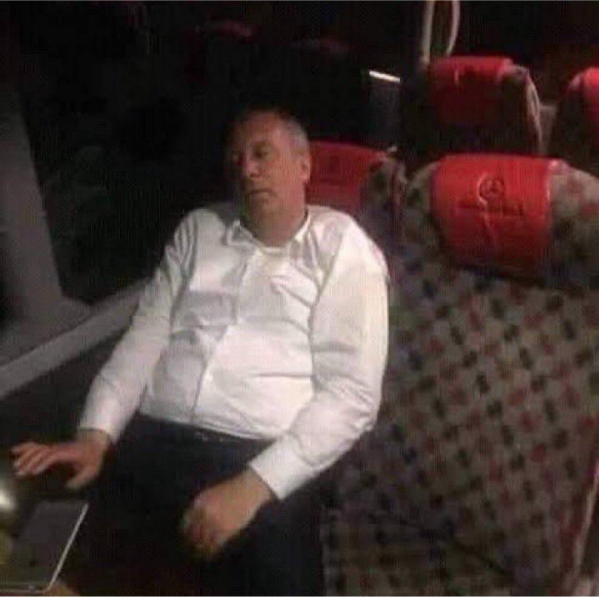 icecaramelatt's tweet photo. aynı anda demir b12 d vitamin takviyesi almaktan güncel yorgunluk https://t.co/5so2MFl79e