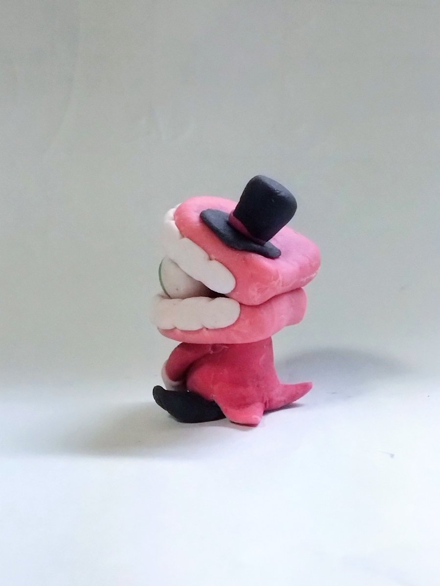 hint_0913's tweet photo. 現実世界のおちび🎩
#tadc #caine #アメデジ https://t.co/W63tP6aTUN