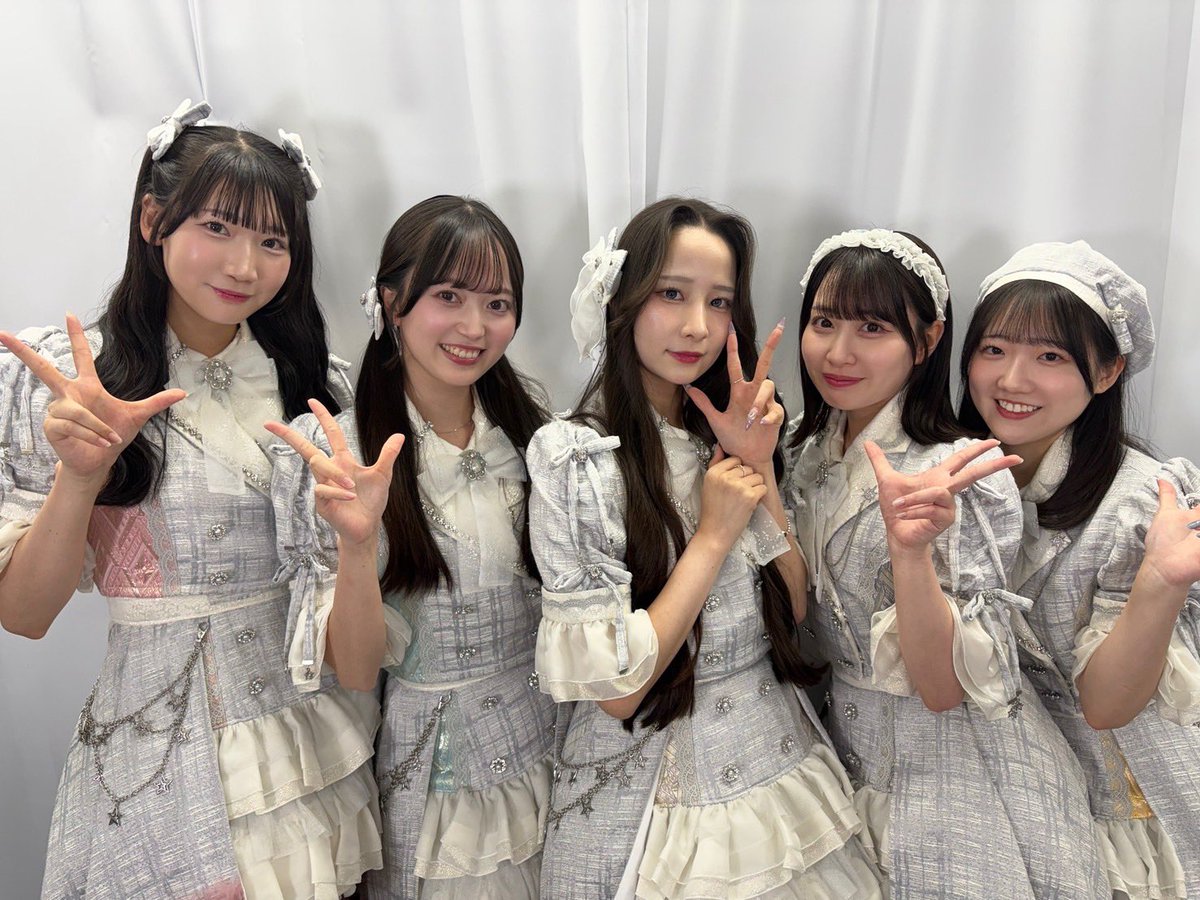 Meteors_ofc's tweet photo. オンラインサイン会ありがとうございました！
デビュー当初の秘話も掲載していただいておりますので、到着を楽しみにお待ちください📦✨

明日はグループ配信があります！そちらも是非ご覧ください🫶
https://t.co/RaH4NUBuew https://t.co/N6gX8v0RKS