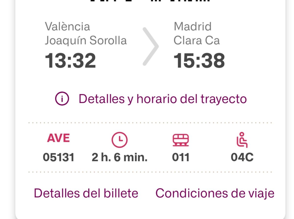 TortillasNinja's tweet photo. Hola @Renfe 

¿Si compro un billete de AVE, porque nos ponéis un tren de AVLO, con asientos más pequeños, entre otras cosas? https://t.co/haHFv4FzIJ