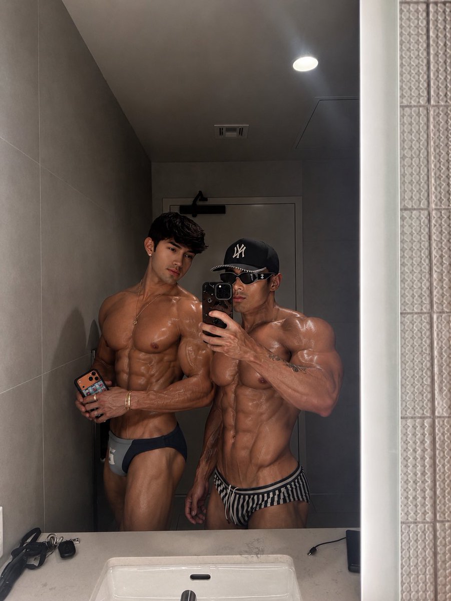 mrk_hartai's tweet photo. “When you hype up your partner a little too much… 😍💪😌🔥 Still worth it. 🤤❤️”
#GymCouple #MuscleLife #FitCouple #WorkoutMotivation #CoupleGoals https://t.co/qwMROPhkuR