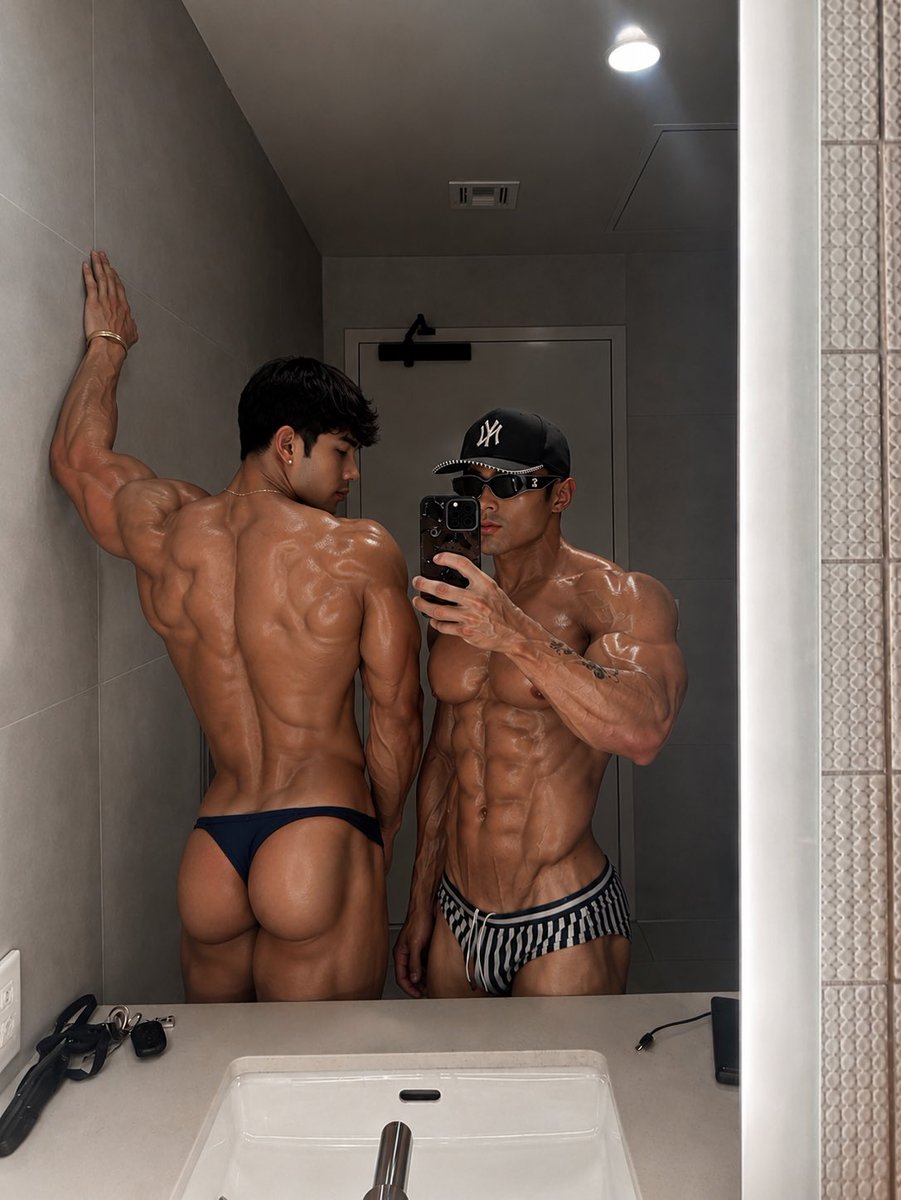 mrk_hartai's tweet photo. “When you hype up your partner a little too much… 😍💪😌🔥 Still worth it. 🤤❤️”
#GymCouple #MuscleLife #FitCouple #WorkoutMotivation #CoupleGoals https://t.co/qwMROPhkuR