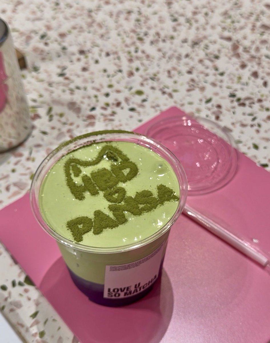 Jrenebaebae's tweet photo. พอเป็นคาเฟ่วันเกิดพรรษา มัทฉะก็อร่อยขึ้นอีก235%💚

#MilkPansa30thBloom
#MilkPansa https://t.co/5NvdWunqGQ