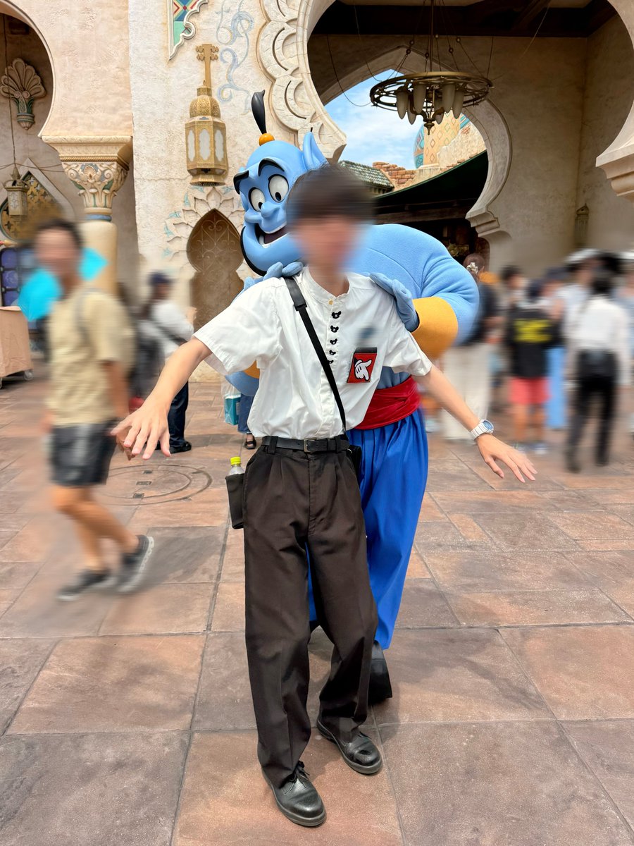 guccivillain's tweet photo. ジーニーに怯えられたジャファオタ https://t.co/mceHzSOnrX