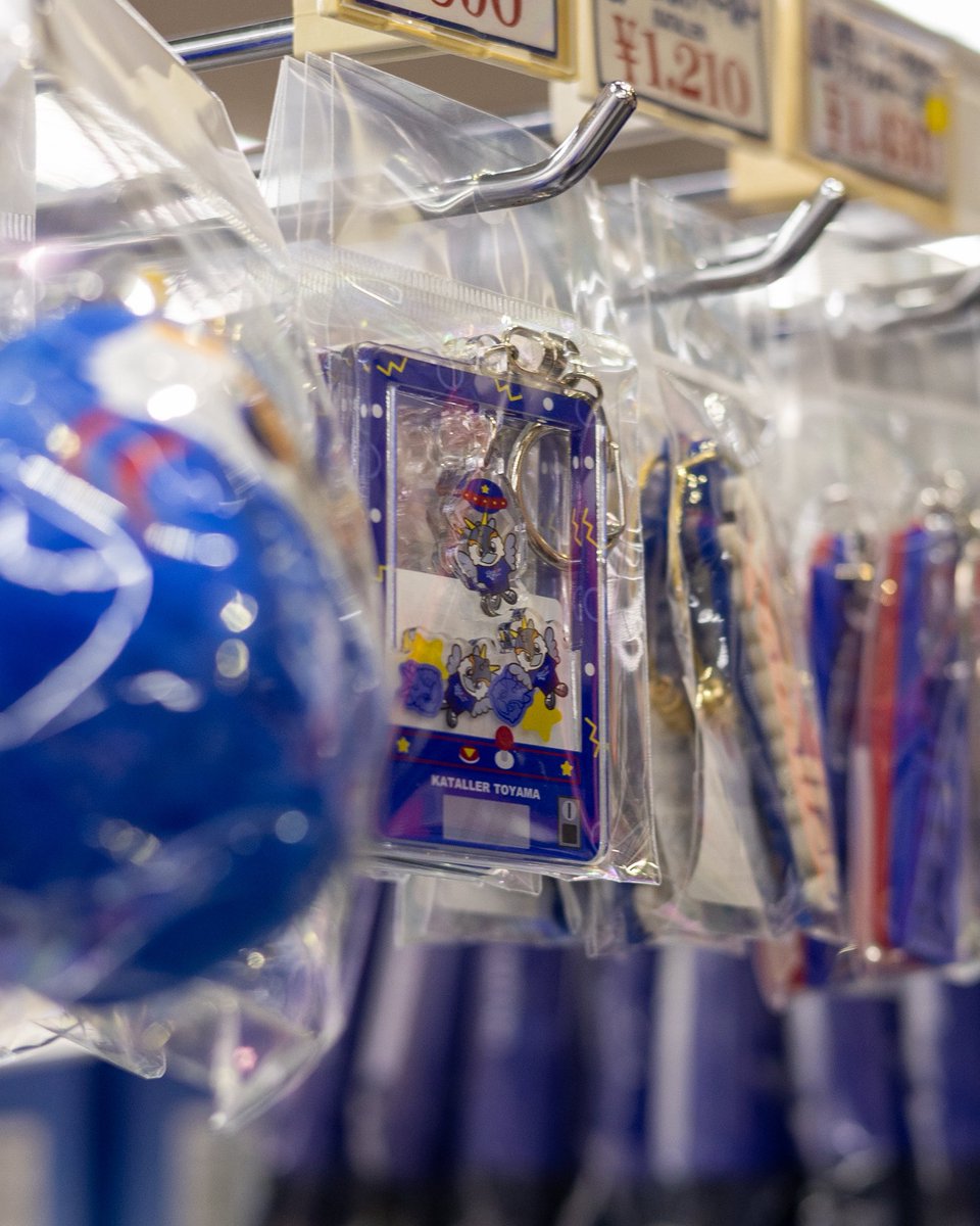 ka6zu1ki's tweet photo. 人気のLフラッグなどのカターレグッズを常時店頭販売することとなりました！
是非ご来店ください！
#カターレ富山
#太陽スポーツ https://t.co/LUAApb9vHX