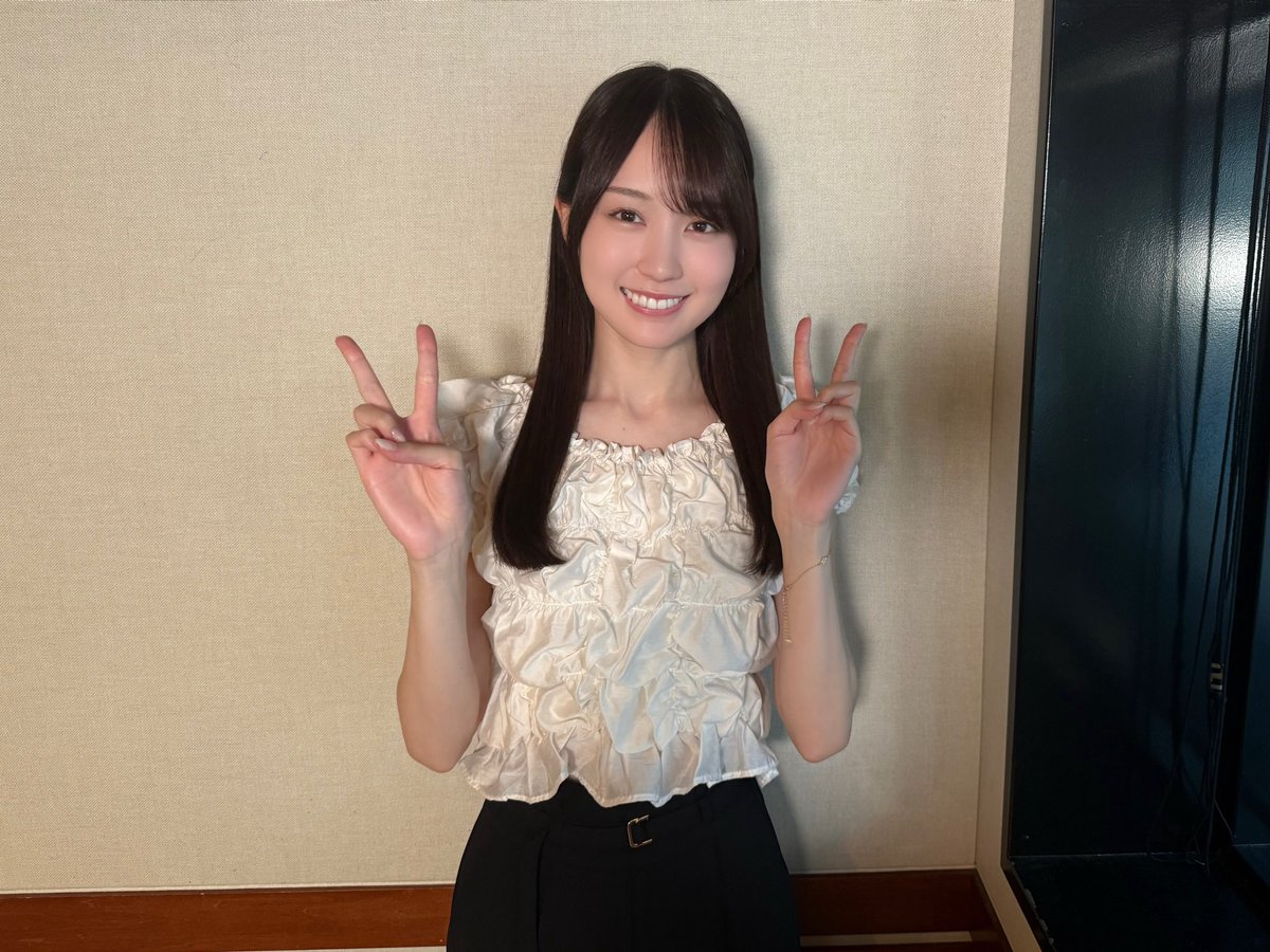 nogizaka46's tweet photo. 本日7月30日(木)23:05頃から、
TOKYO FM「SCHOOL OF LOCK!（ARTIST LOCKS!「#乃木坂LOCKS!」）」に、 #賀喜遥香 が出演します👗🎶

ぜひお聴きください🌺

#スクールオブロック
#乃木坂46

https://t.co/aEDmCLgGyh https://t.co/VZN9nTq6Jr