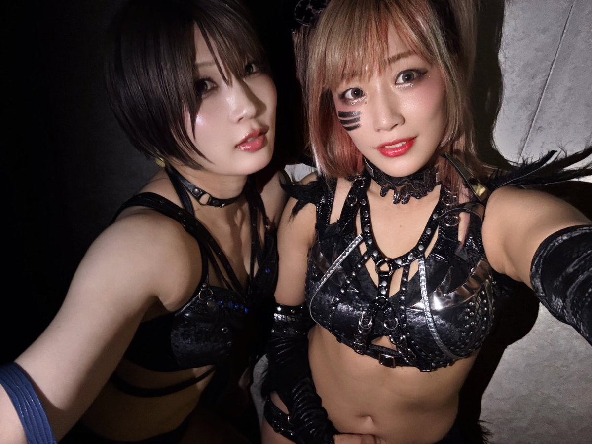 anou_saori's tweet photo. ゴジゾネスが巻いてる
そのキラキラに輝いてるタッグのベルトは
漆黒のオイモカブキが幸せにしてやるよ。
そしてこの日はデビュー40周年の尾崎さんを
盛大にお祝いしようねぇ〜！

トロッコいつでも言うてくださいね♡押します♡
#漆黒のオイモカブキ  #OZアカデミー https://t.co/Rkgqf6gzIJ