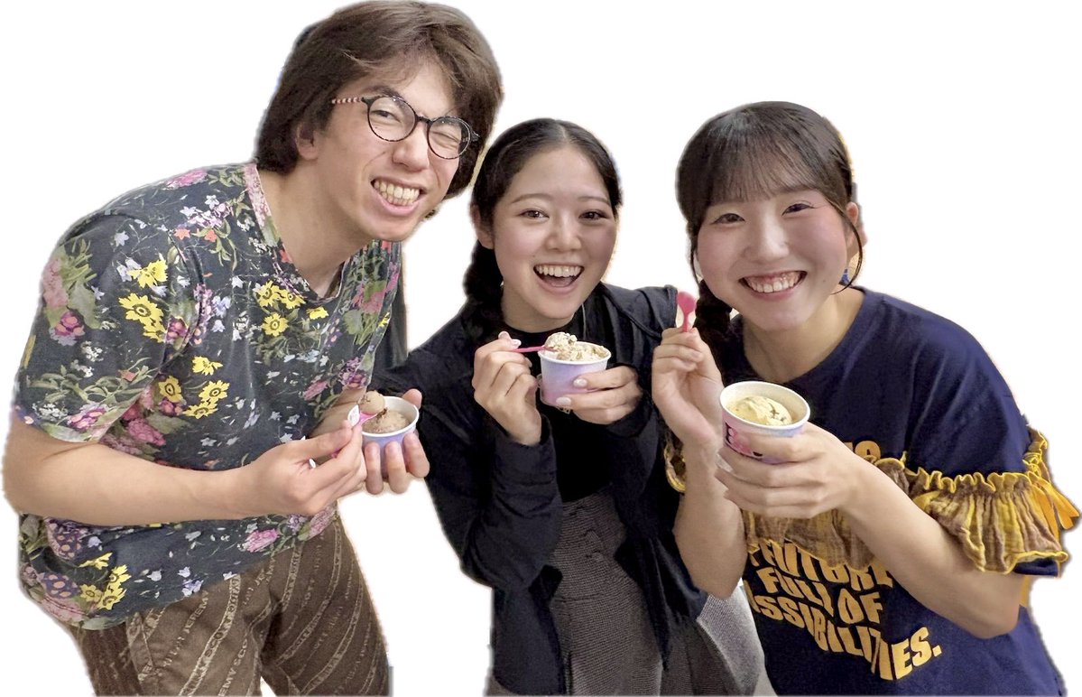 YuuriInada's tweet photo. #本ミュ2026 絶賛稽古中！！

アイスの差し入れ感謝✨

はじける笑顔、個性爆発のつるちゃんと
いつも笑ってる愉快なはづき☺️

（これ撮ってくれたのはひめか🫶）

#本好きの下剋上 https://t.co/VmRaMOEfxz