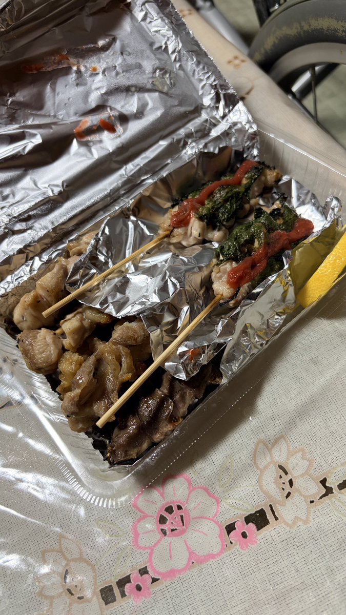 natane_simplog's tweet photo. 贅沢な夕飯いただいてます https://t.co/us2KE35Q2x