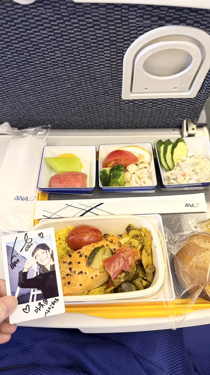 cnupuyo's tweet photo. #바밥챙 
Let’s fly and eat ❣️

ってか、もう
しゅくしゃに
つきました₍₍(  ´ ᵕ `  *)⁾⁾ https://t.co/C0oqkjsHel