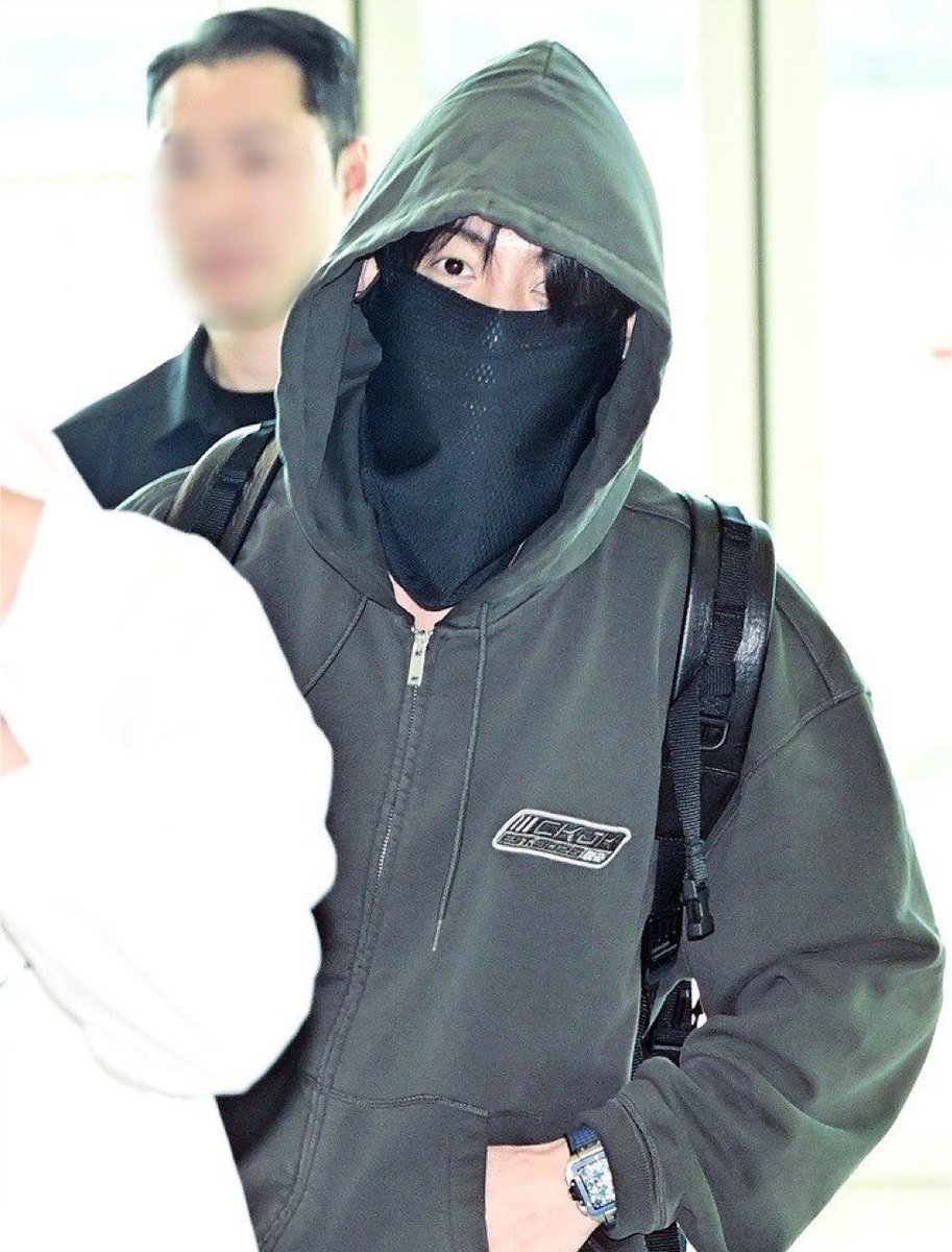 Jungkook en el Aeropuerto Internacional de Incheon | Fotos por K