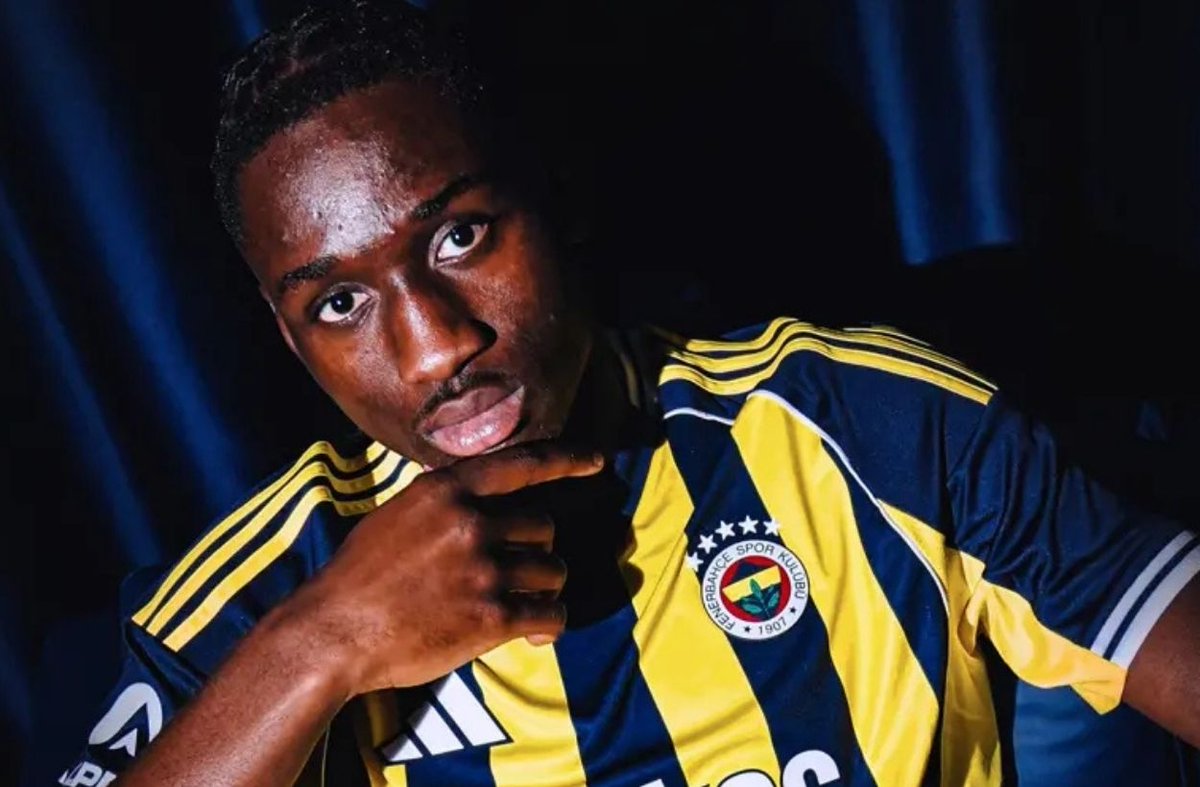 TimurlHan's tweet photo. 🚨 Sidiki Cherif

Düzenli forma istiyor, 3. forvet olmaya sıcak bakmıyor.

Teklifler masada — ayrılık ihtimali %90. 🟡🔵

#Fenerbahçe #spor #transfer #futbol #sidiki https://t.co/FA5yDWHPQy