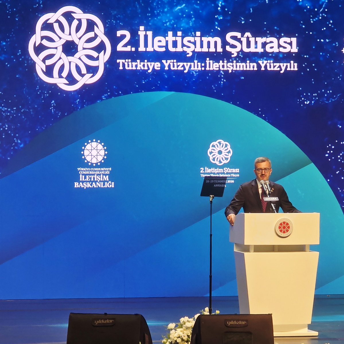 profmbostanci's tweet photo. Her aşamasında görev almaktan büyük bir gurur duyduğum ve Türkiye’nin iletişim politikalarının belirlenmesinde önemli bir yeri olacağına inandığım 2. İletişim Şûramız, Cumhurbaşkanımız Recep Tayyip Erdoğan’ın teşrif ettikleri görkemli bir programla tamamlandı. https://t.co/rESNCewhxN