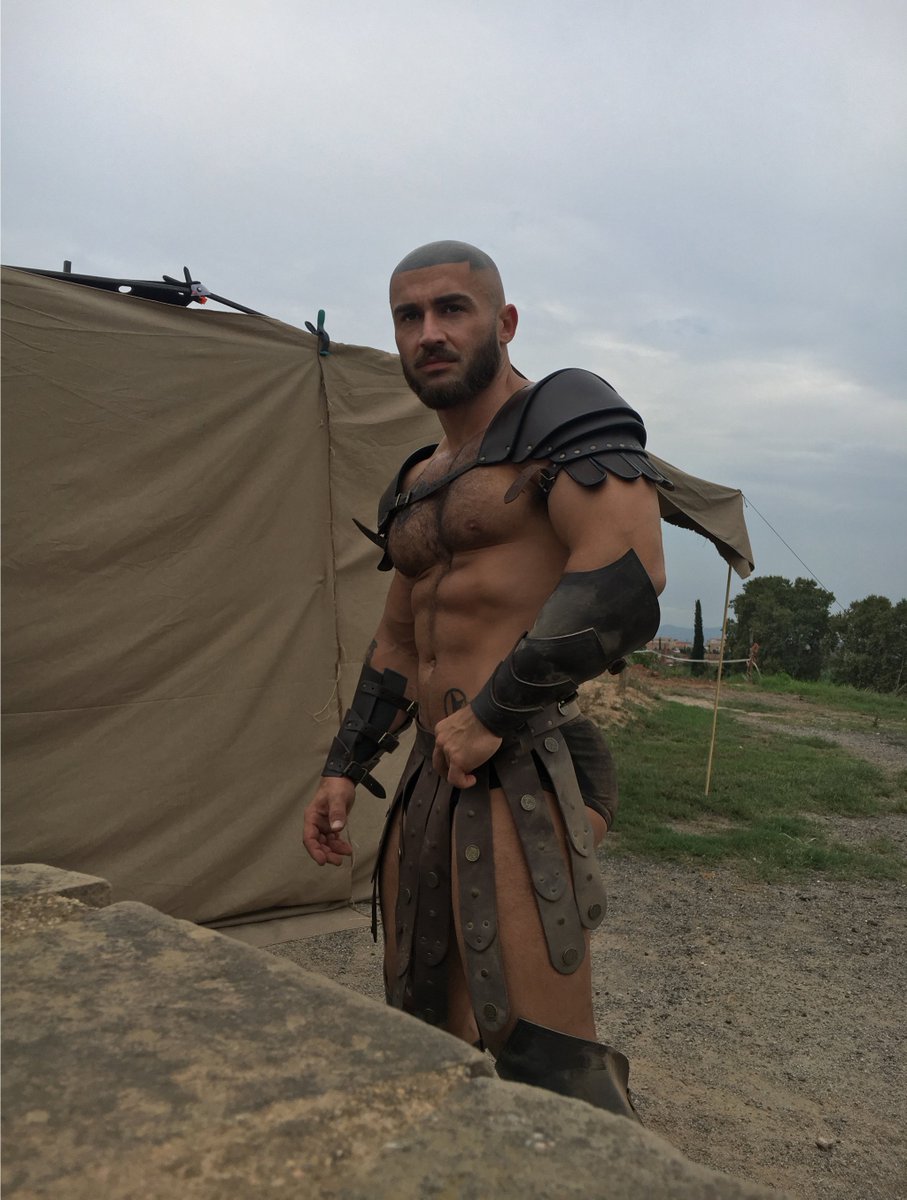 miguelsolo611's tweet photo. 📹ⒷⒺⒽⒾⓃⒹ ⓉⒽⒺ ⓈⒸⒺⓃⒺⓈ
@SagatFrancois photographed at the original filming locations of the acclaimed series " 𝗦𝗮𝗰𝗿𝗲𝗱 𝗕𝗮𝗻𝗱 𝗼𝗳 𝗧𝗵𝗲𝗯𝗲𝘀", directed by @alter_sin (2018) https://t.co/WIWh0FgMiL