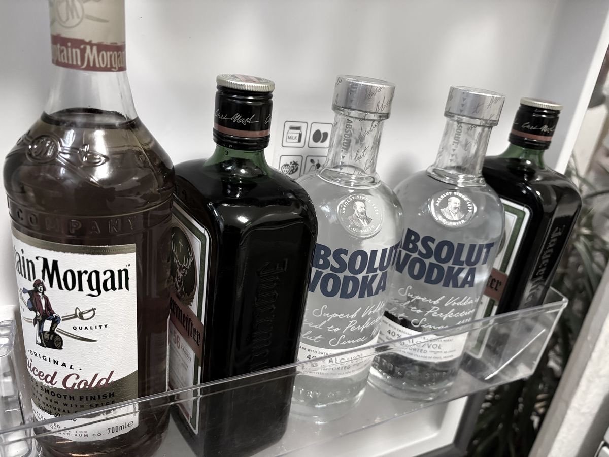 impurecurse's tweet photo. ⠀
Can never find
anything good
in your fridge.

@sinningsmoker
⠀ https://t.co/AIa1106vKo