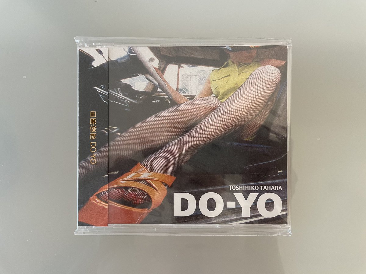 hanimage58's tweet photo. 2002年7月31日にトシちゃんの「DO-YO」が発売されて24周年。ジャケットにトシちゃんが写っていないため少し物足りなく感じますが、そんな気分をも吹き飛ばしてくれる、体が自然とリズムを刻むポップなダンスナンバーです。歌詞カード開くと男前のトシちゃんのお写真がございます。
#田原俊彦
#DOYO https://t.co/ToLDURsPs3