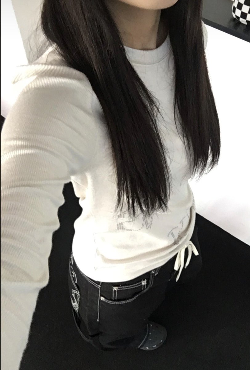 ofjh8p's tweet photo. 🤍🖤  #wlw
 #レズビアンさんと繋がりたい https://t.co/ewd6rAbzyj