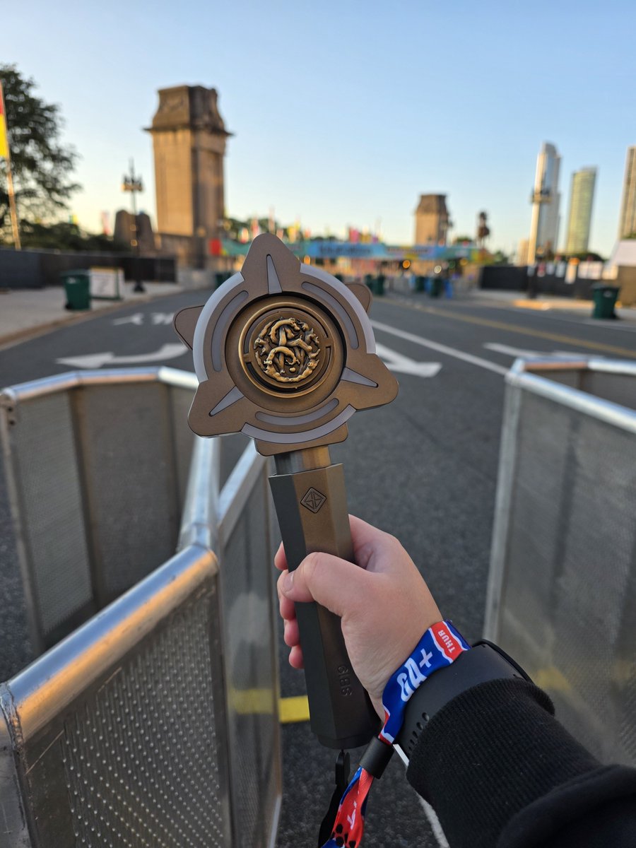 SisiwBerry28's tweet photo. We hereeeee!! Walang matutulog!

SB19 LIVE AT LOLLAPALOOZA 2026
@SB19Official #SB19 #UySB19 🐐🇵🇭 https://t.co/elIZZa4Lai