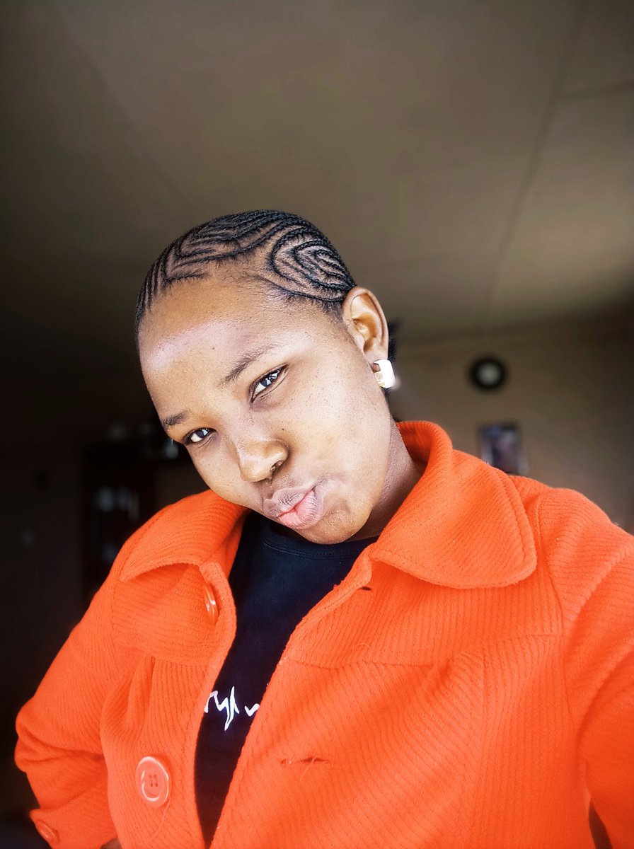 Simp_kins_'s tweet photo. Forehead gang 🤦 https://t.co/YvxCnSFI9S