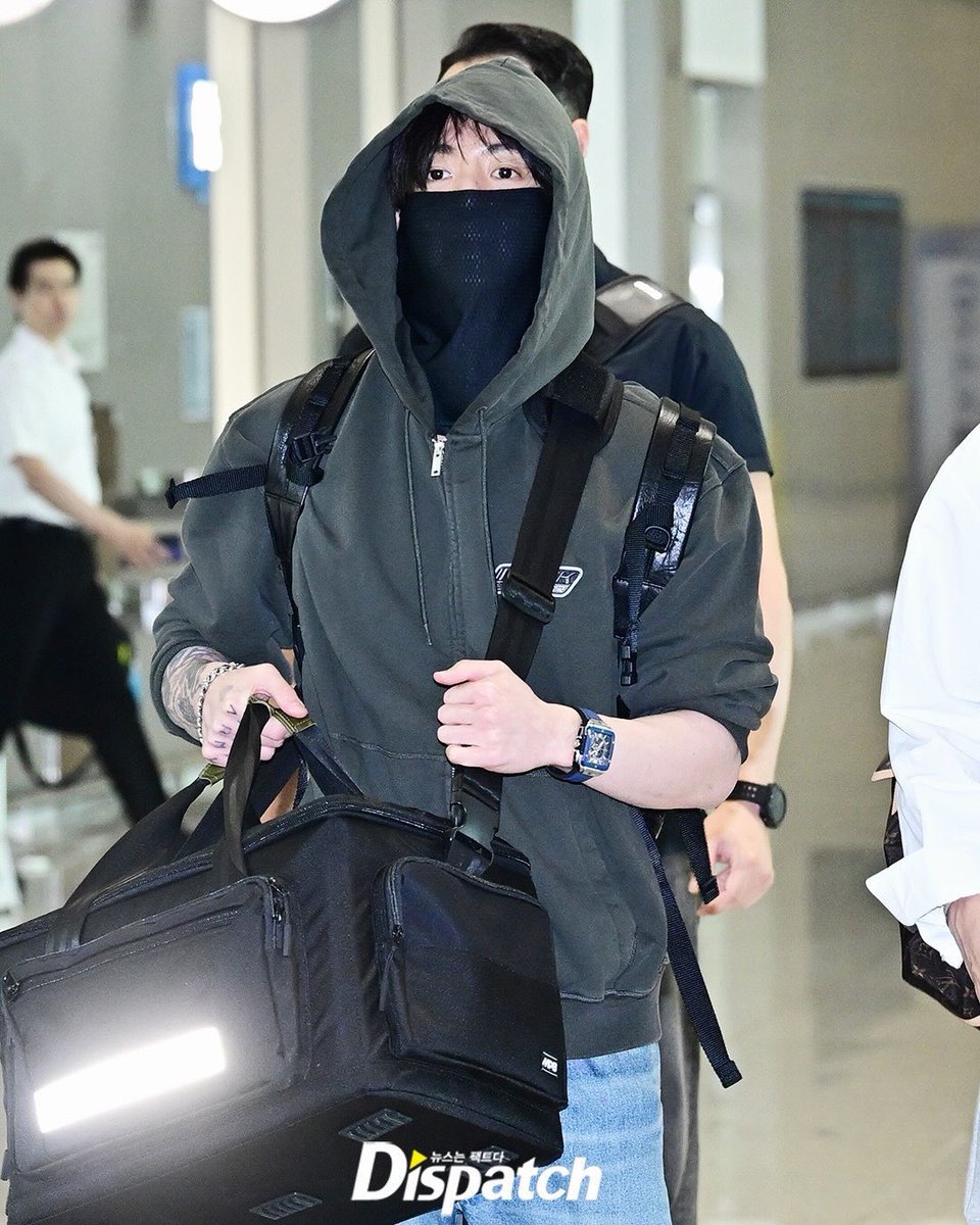 Jeon Jungkook Brazil в X: „Jungkook no Aeroporto Internacional de