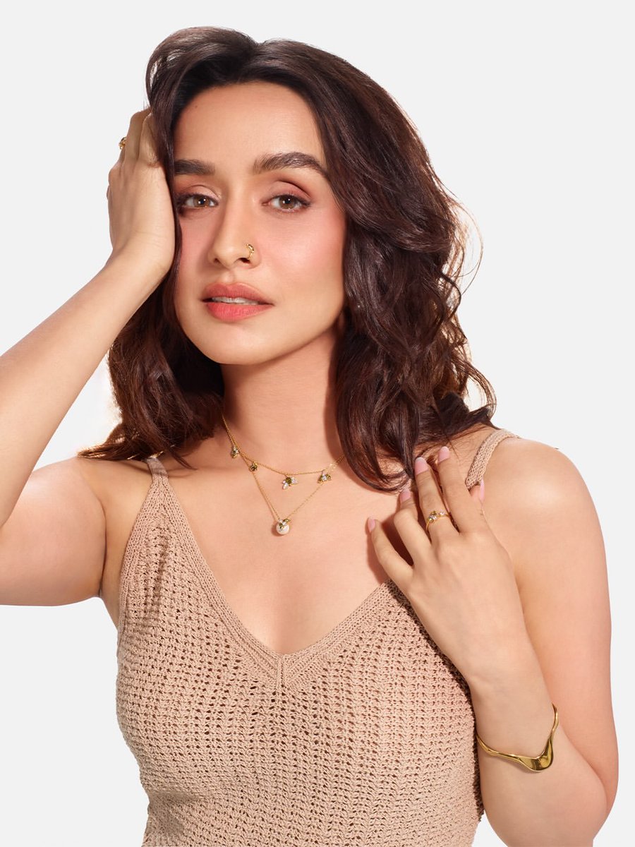 Shraddhaphonix's tweet photo. #SHRADDHAKAPOOR #PALMONAS https://t.co/mzR3FUQent