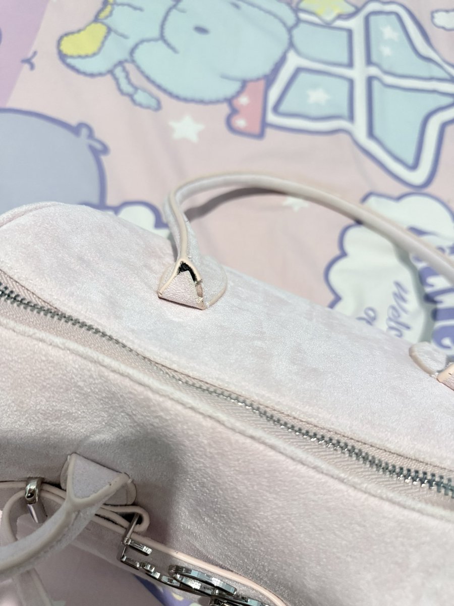 leemuse_finds's tweet photo. กระเป๋า STYLIST x Brinkkty - The Experimental Bag Fashion Bag 

มีตำหนิตามภาพค่ะ

990฿ ส่งฟรี 

💭🤍

#stylistshop #ส่งต่อstylist #ส่งต่อ #ส่งต่อกระเป๋า #กระเป๋ามือสอง #โล๊ะตู้ #เสื้อผ้ามือสอง #ส่งต่อเสื้อผ้ามือสอง https://t.co/T6rlfanWHG