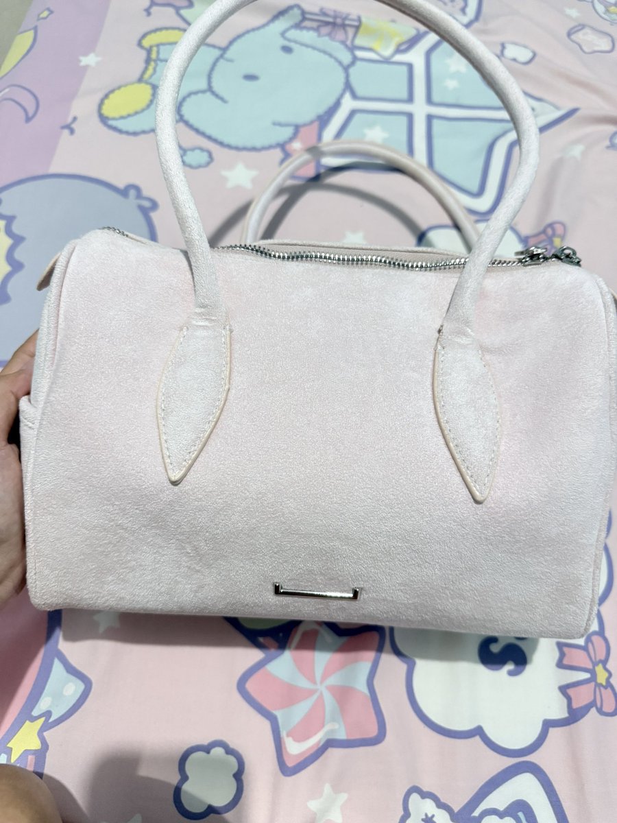 leemuse_finds's tweet photo. กระเป๋า STYLIST x Brinkkty - The Experimental Bag Fashion Bag 

มีตำหนิตามภาพค่ะ

990฿ ส่งฟรี 

💭🤍

#stylistshop #ส่งต่อstylist #ส่งต่อ #ส่งต่อกระเป๋า #กระเป๋ามือสอง #โล๊ะตู้ #เสื้อผ้ามือสอง #ส่งต่อเสื้อผ้ามือสอง https://t.co/T6rlfanWHG