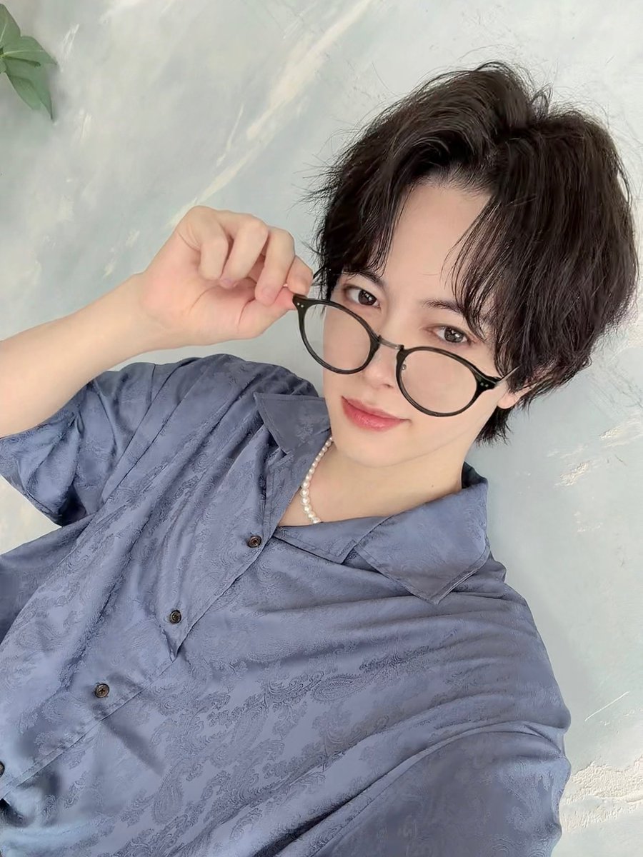 takeru_minato's tweet photo. 「湊丈瑠 25th Birthday Event」
チケットのファンクラブ先行が本日までです‼️

7/30(木)23:59締切！
迷っている方もぜひチェックしてください😆
https://t.co/DLBbba08Pr

オフショ(▭-▭)✧
珍しくセンター分け！ https://t.co/6VXRHnzSDl
