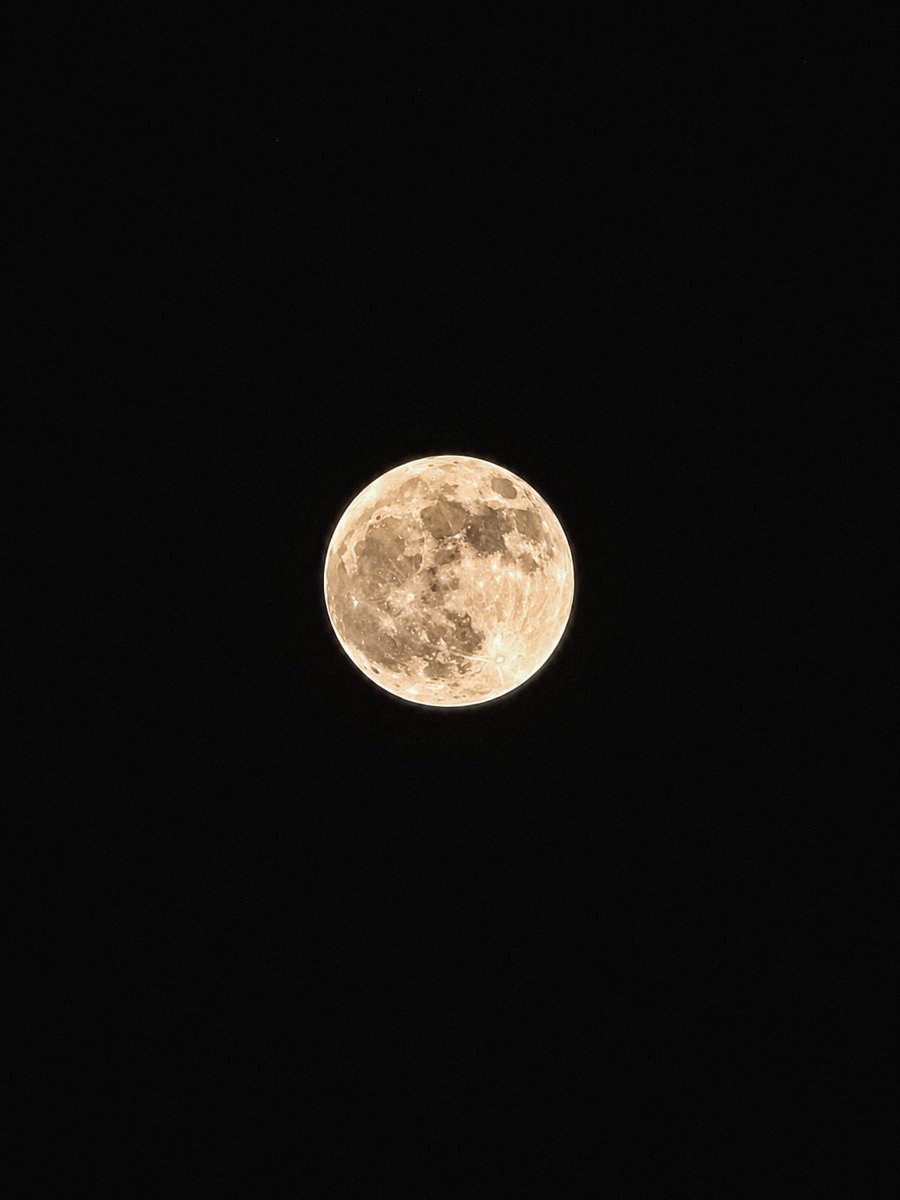 danskuss's tweet photo. Buck Moon Full Form 🫎🌕

Shot using Samsung ‐ Sony A6400

Edited not-carefully on Lightroom and Photoshop (as per @masakpartikelir 's request)

enjoyyyy!!!! ☝🏻🥰 https://t.co/tOPP7O4Bts