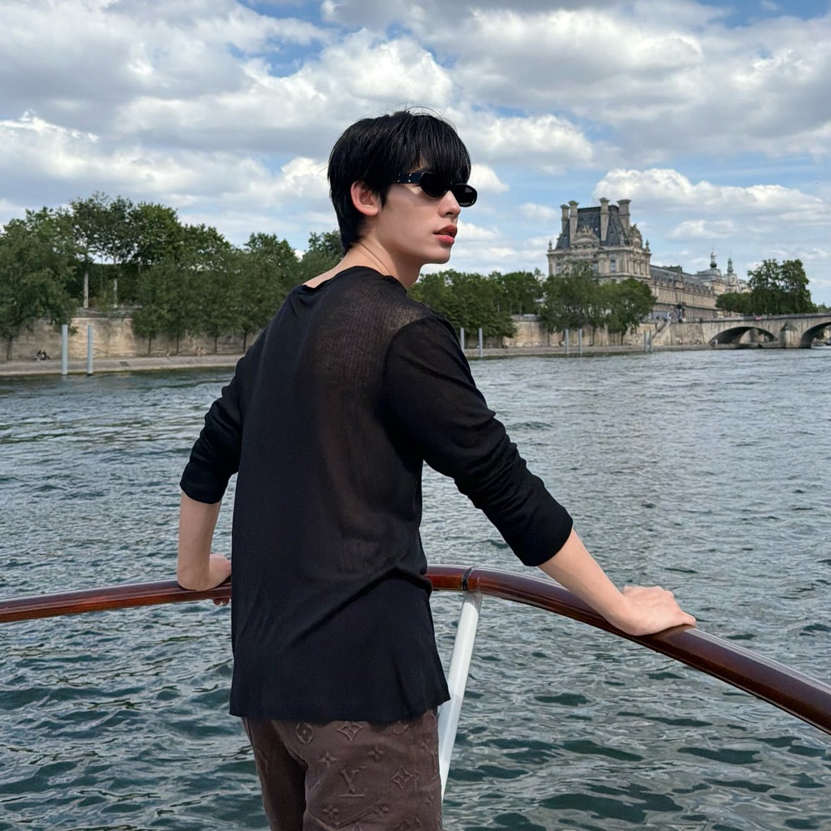 cosmosforttp's tweet photo. be serious how is he even real???? i could just stare at him forever istggggg 😭😭😭 #hotshit

#porsuppakarn https://t.co/gt8y5dj8Kl